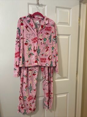 Women’s Pink 'Ho Ho Howdy' Cowgirl Print Pajama Set